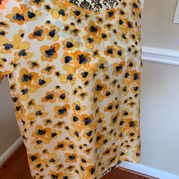 Roebuck & Co Yellow Floral Ruffle Sleeve Blouse, women’s size Lg. - Picture 4 of 7